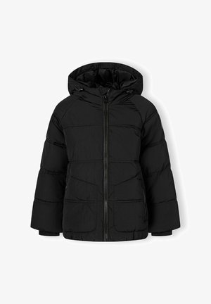 Doudoune noire avec capuche, dotée d'un zip frontal, de poignets élastiques et d'une texture matelassée. Conçue pour la chaleur et le confort.