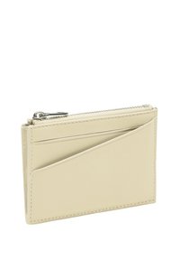 Beżowy skórzany portfel z zamykaną na zamek przegrodą i wieloma slotami na karty, charakteryzujący się gładką teksturą i minimalnym detalem przeszycia.