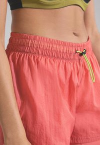 Next 2-IN 1 REGULAR FIT - Sportske kratke hlače - coral pink