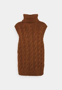 Hnědý pletený bezrukávový rolák se vzorem copánků, žebrovaným výstřihem a lemem, s hladkým, texturovaným povrchem.