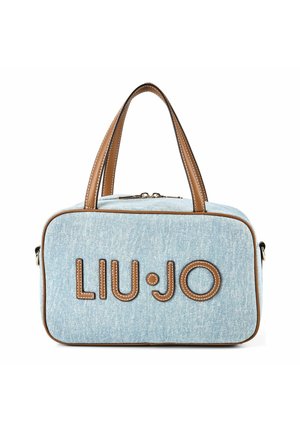 Hellblaues rechteckiges Denim-Handtasche mit braunen Ledergriffen und "LIU JO" vorne in braunen Lederbuchstaben gestickt.