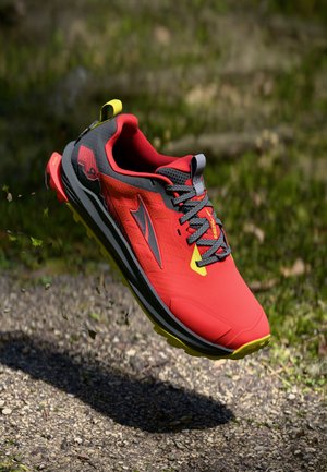 LONE PEAK 9+ - Trail running shoes - red