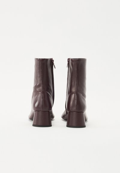 Proenza Schouler GLOVE - Botas clássicas de cano curto - oxblood