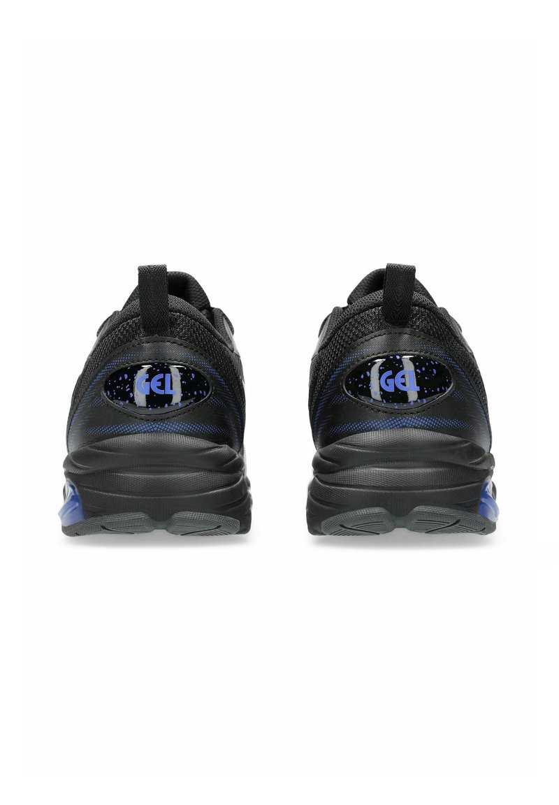 Schwarze Sport Schuhe mit Obermaterial aus Mesh, blauen Akzenten und GEL-Logo. Sie verfügen über eine gepolsterte Fersenkappe und eine strukturierte Gummisohle für besseren Halt.