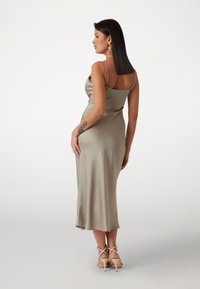 Guess Vestito elegante - crema