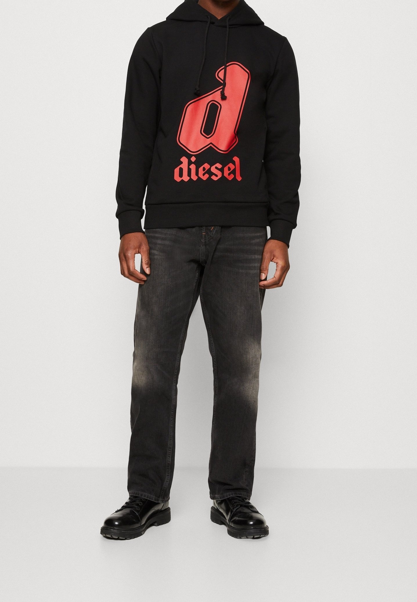 Pull à Capuche Homme Diesel – Noir – Taille M – Logo Imprimé – Occasion Bon état