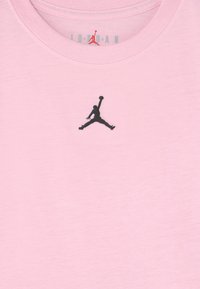 Jordan ESSENTIALS SET - T-shirt basic - pink foam