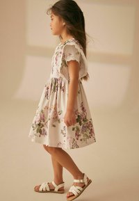 Laura Ashley REGULAR FIT - ROSEMORE FRILL - Denné šaty - cream
