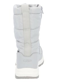 Grå isoleret støvle med en tekstureret, puffy overdel, lynlås på siden og en kontrasterende hvid sål. Har en lodret stropdetalje bagpå.