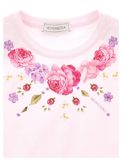 Λαιμός ροζ πουκαμίσου με ροζ, μωβ λουλουδένιο και πεταλούδα σχέδιο και ετικέτα μάρκας "Monnalisa" μέσα στο γιακά.