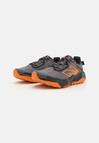 New Balance NITREL V6 UNISEX - Chaussures de running - castlerock