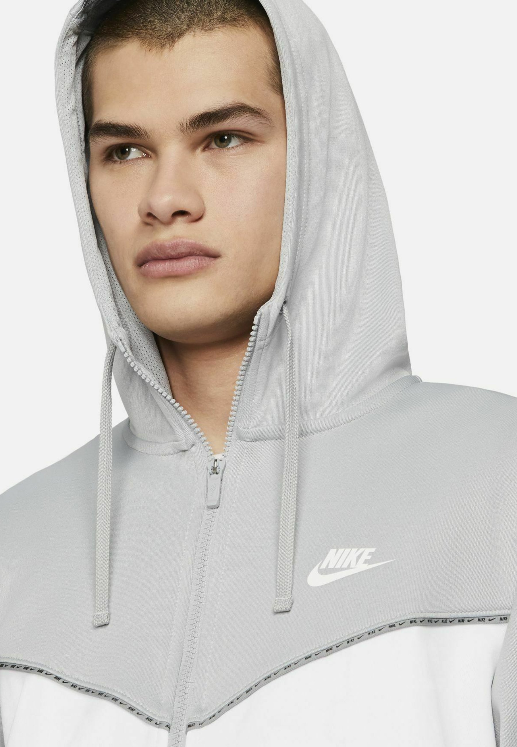nike hoodie repeat