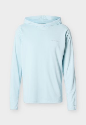 Felpa con cappuccio a maniche lunghe di colore azzurro chiaro con logo Columbia sul petto e testo "Omni-Freeze" sul polsino della manica sinistra.