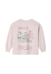 Ružičasta košulja dugih rukava s raznobojnim, zabavnim ilustracijama doručka i natpisom "Uživaj u doručku" u ljubičastoj boji.