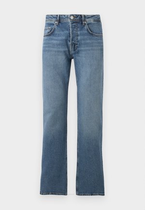 Jeans azules de pierna recta con bolsillos delanteros y traseros, cierre de botones y detalles desgastados en los muslos y las rodillas.