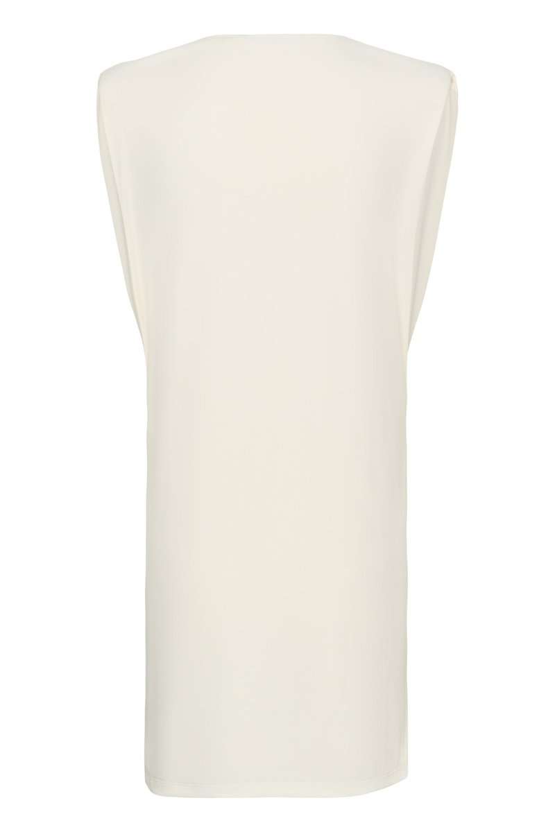 Robe longue sans manches couleur crème avec une coupe droite et un col montant, présentée sur fond blanc.