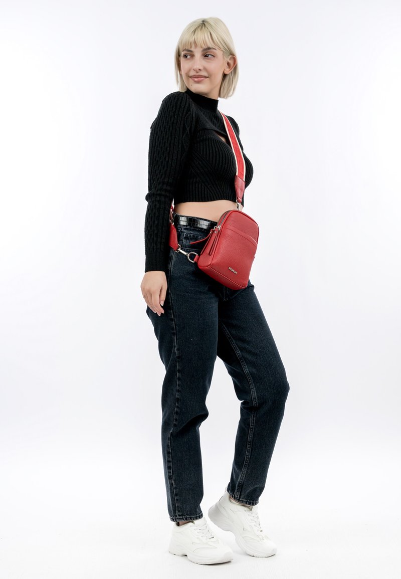 Emily & Noah UMHÄNGE ELENA - Umhängetasche - red