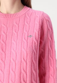 GANT CABLE C-NECK - Trui - candy pink