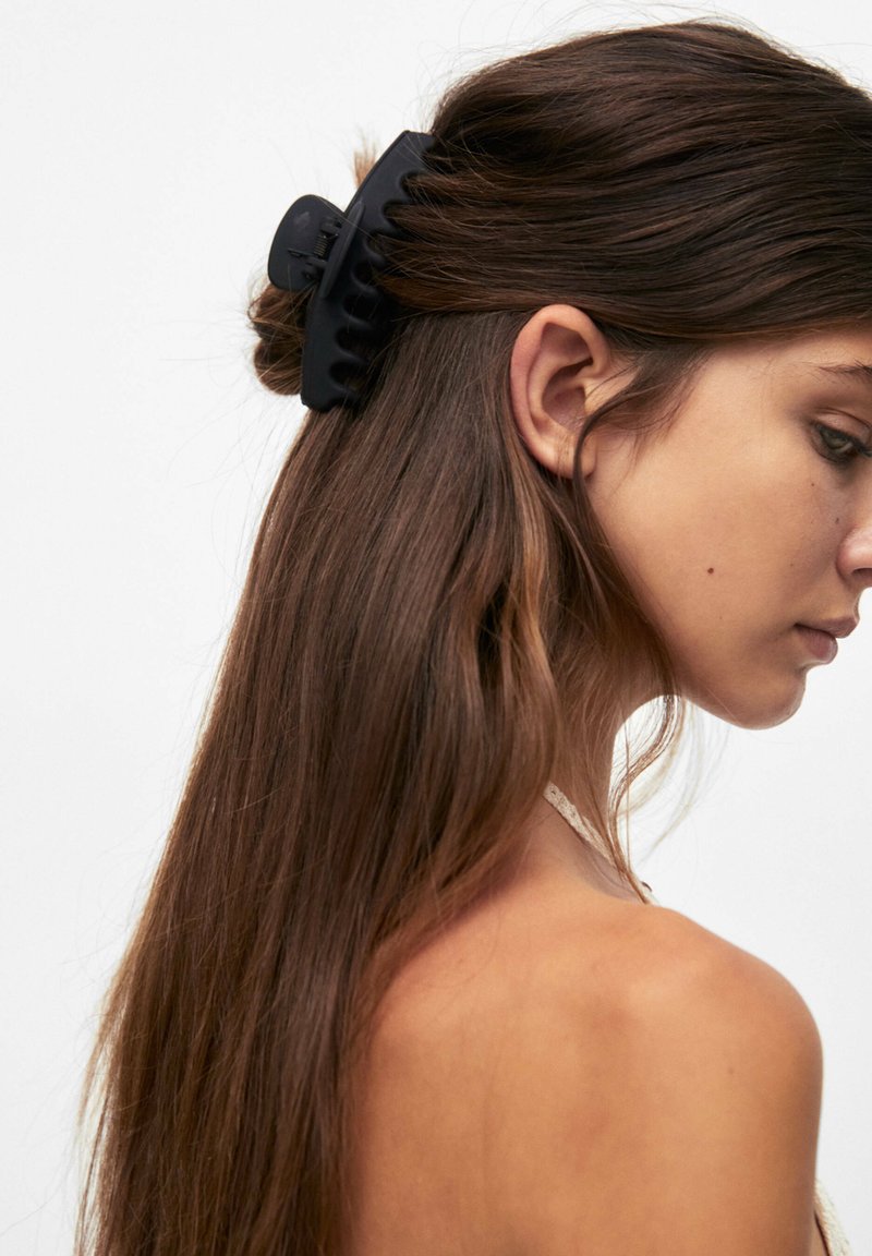PULL&BEAR PACK OF 2 HAIR CLIPS HaarStylingAccessoires black