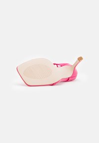 RAID MEEKA - Sandálias em T - pink