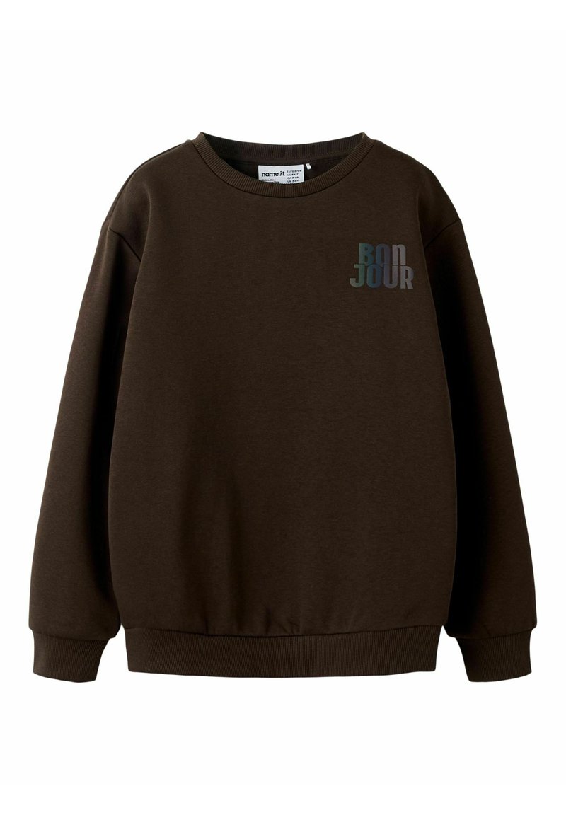 Felpa marrone con maniche lunghe, polsini e orlo a coste, presenta la scritta "BONJOUR" in diverse tonalità sul davanti. Texture liscia, design casual.