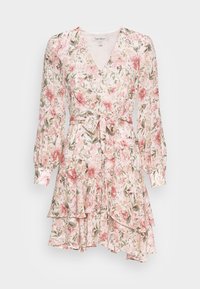 Robe portefeuille fleurie à manches longues, avec un décolleté en V, imprimé de fleurs roses et vertes, taille nouée et ourlet à volants en plusieurs épaisseurs. Texture soyeuse.