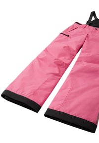 Rosa Schneehose mit schwarzen Akzenten, ausgestattet mit verstellbaren Trägern, Reißverschlusstaschen und einem glatten, wasserdichten Stoff. Weit geschnittenes Design.