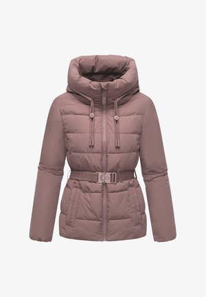 Chaqueta de mujer en tono malva, acolchada, con cuello alto, cremallera frontal, cinturón ajustable y cordones en el cuello.