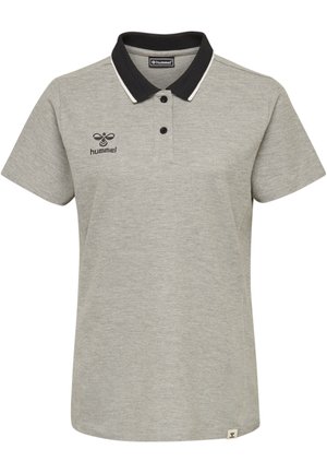 Grå polo shirt med sort krave, kontrasterende hvid kant, tre-knaps lukning og 'hummel' logo på venstre bryst. Korte ærmer.