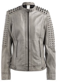 Graue Lederjacke mit Spitzenakzenten an den Schultern, Frontreißverschluss und zwei Seitentaschen. Glatte Textur und taillierter Schnitt.