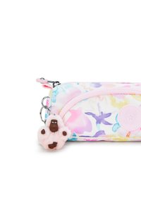 Estuche de lápices con cremallera con un patrón floral multicolor, tela suave, acentos en rosa y un encantador mono de peluche adjunto al tirador de la cremallera.