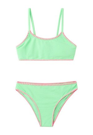Bikini texturé vert menthe avec bordure zigzag rose, comprenant un haut court à fines bretelles et un bas taille haute assorti.