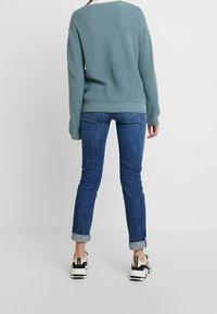 KIOMI Stickad tröja - light green