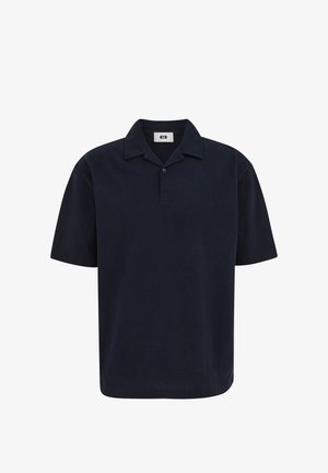Marineblauw poloshirt met korte mouwen, voorzien van een knoopsluiting met één knoop en een klassieke kraag, gemaakt van textuurstof.