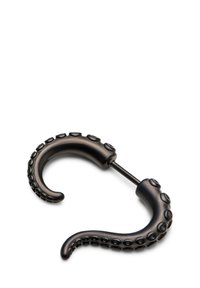Teltakformet øredobb i matt svart. Har teksturerte sugekopper og et buet design. Metallkonstruksjon med et minimalistisk, unikt utseende.