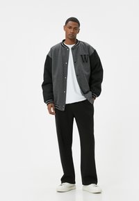 Koton POCKET DETAIL - Trainingsbroek - black