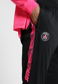 Nike Performance Paris St Germain Dry Suit Vereinsmannschaften Hyper Pink Black Pink Zalando De