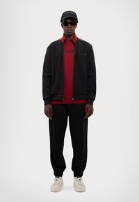 EA7 Emporio Armani T-shirt basic - syrah