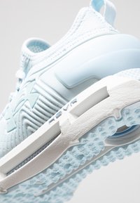 Under Armour Scarpe da corsa su strada - blue