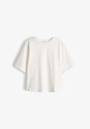 Witte T-shirt met korte mouwen en losse pasvorm, ronde hals, platliggend op een witte achtergrond.