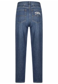 Jeans de mezclilla azul oscuro con un diseño de pierna recta, que cuentan con dos bolsillos traseros y el bordado "TOMMY" en el bolsillo derecho.