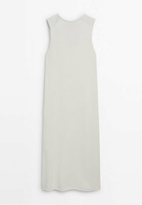 Robe sans manches gris clair avec une silhouette droite, confectionnée dans un tissu doux. Présente des bords nets et un design simple sans ornements.