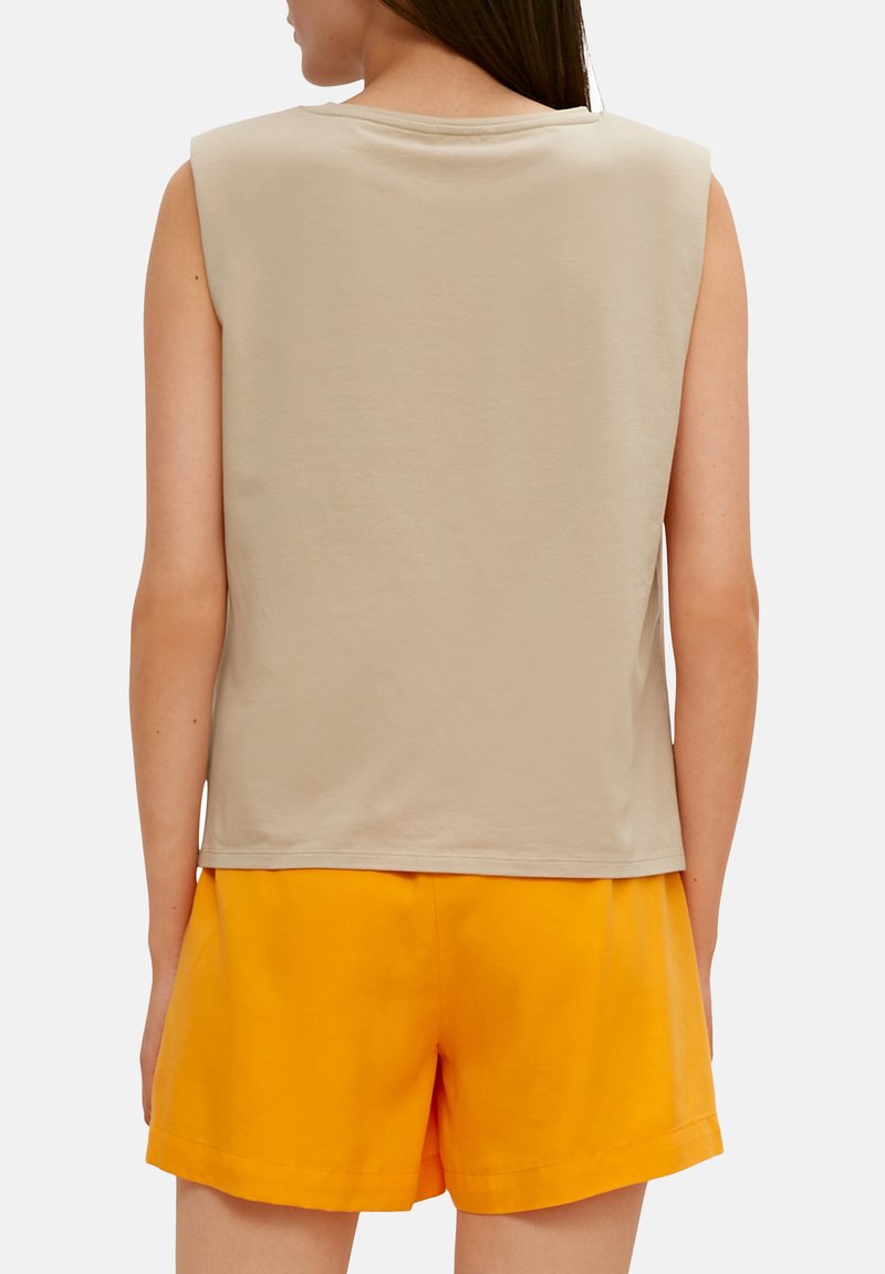 Damen T-Shirts | comma casual identity MIT GEPOLSTERTEN SCHULTERN Top beach sand/beige - WC42010 Damen T-Shirts | comma casual identity MIT GEPOLSTERTEN SCHULTERN Top beach sand/beige - WC42010