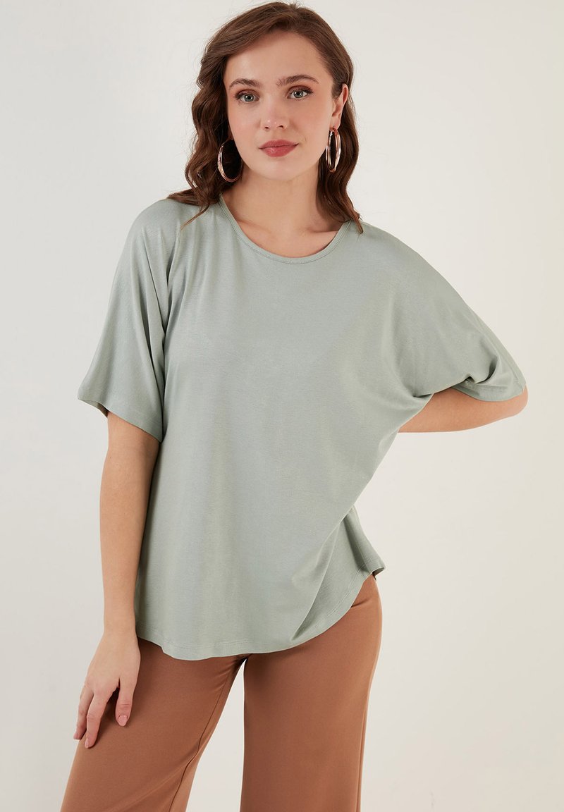 LELA LOOSE FIT - Paprasti marškinėliai - almond green