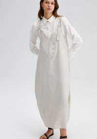 Touché Privé BUTTON DETAILED  - Maxi dress - hellgrau