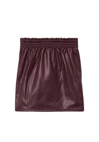 Mini-jupe en simili cuir bordeaux avec une taille élastique froncée et une texture lisse. Design simple sans motifs ni accents visibles.