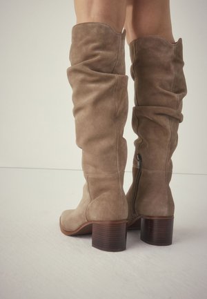 Next, Stiefel - new taupe brown suede