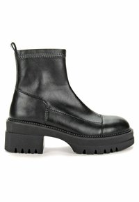 Betsy Ankle boot