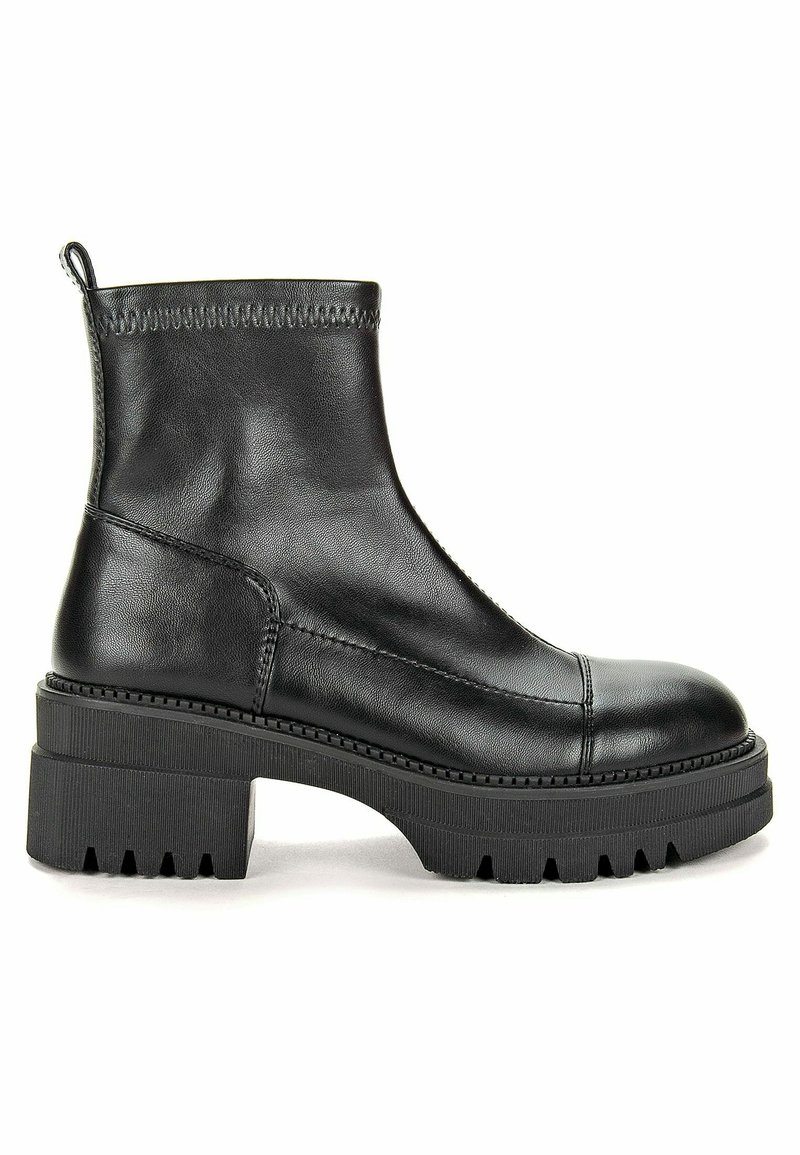 Betsy Ankle boot