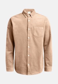 Beżowa koszula z sztruksu z długimi rękawami, kołnierzykiem zapinanym na guziki, przednią kieszenią i białymi guzikami. Charakteryzuje się teksturowanym, prążkowanym wzorem.